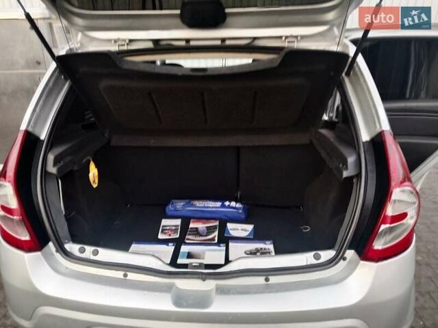 Серый Дачия Сандеро, объемом двигателя 1.4 л и пробегом 160 тыс. км за 5500 $, фото 4 на Automoto.ua