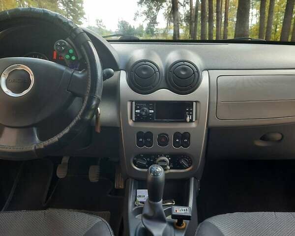 Серый Дачия Сандеро, объемом двигателя 1.2 л и пробегом 98 тыс. км за 5600 $, фото 2 на Automoto.ua