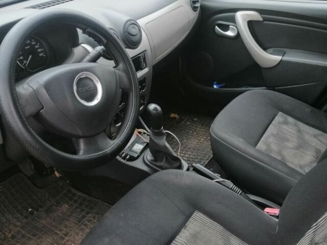 Серый Дачия Сандеро, объемом двигателя 1.5 л и пробегом 248 тыс. км за 4500 $, фото 4 на Automoto.ua