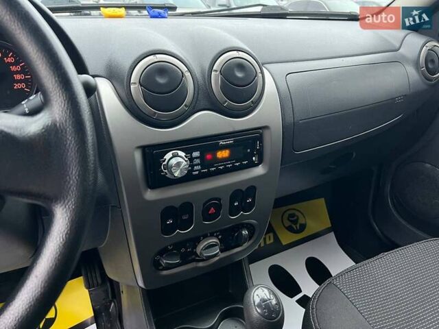 Сірий Дачія Sandero, об'ємом двигуна 1.6 л та пробігом 200 тис. км за 6700 $, фото 16 на Automoto.ua