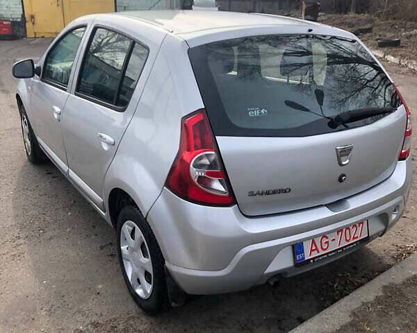 Сірий Дачія Sandero, об'ємом двигуна 1.2 л та пробігом 116 тис. км за 4750 $, фото 4 на Automoto.ua