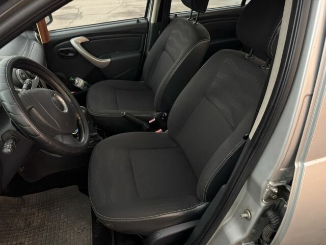 Серый Дачия Сандеро, объемом двигателя 1.6 л и пробегом 199 тыс. км за 6999 $, фото 2 на Automoto.ua