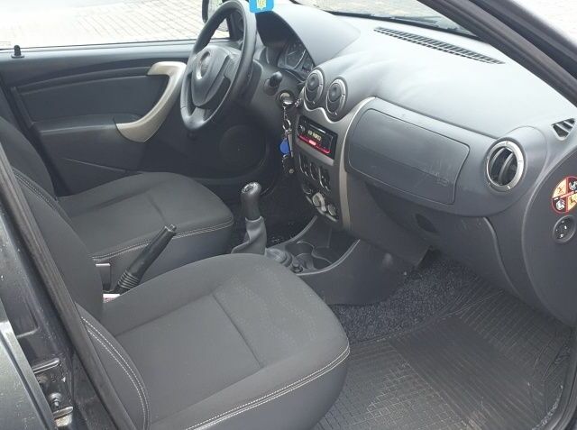 Серый Дачия Сандеро, объемом двигателя 1.6 л и пробегом 188 тыс. км за 6399 $, фото 6 на Automoto.ua