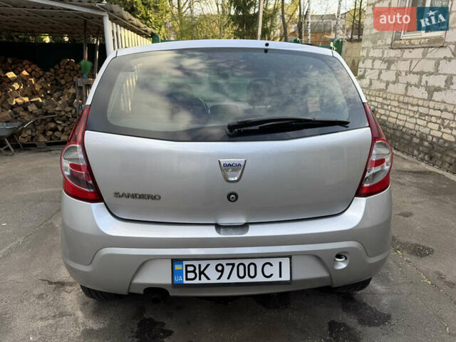 Серый Дачия Сандеро, объемом двигателя 1.15 л и пробегом 167 тыс. км за 5750 $, фото 5 на Automoto.ua
