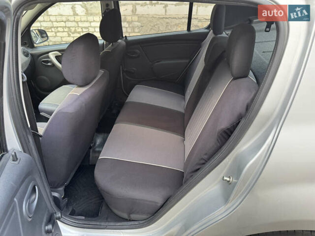 Серый Дачия Сандеро, объемом двигателя 1.15 л и пробегом 167 тыс. км за 5750 $, фото 16 на Automoto.ua