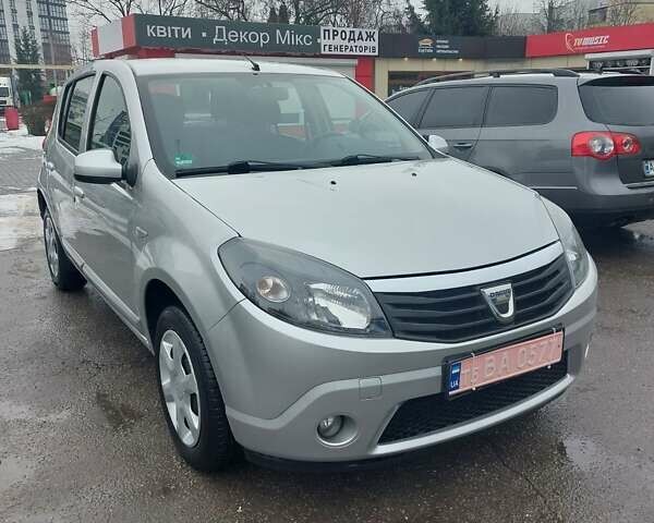 Сірий Дачія Sandero, об'ємом двигуна 1.2 л та пробігом 128 тис. км за 5200 $, фото 2 на Automoto.ua