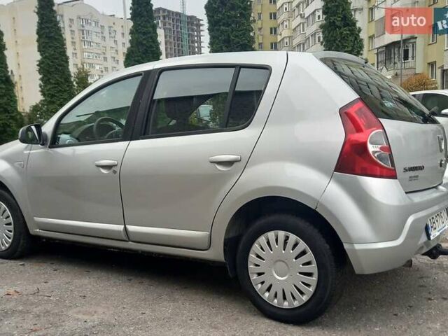 Серый Дачия Сандеро, объемом двигателя 1.5 л и пробегом 198 тыс. км за 5600 $, фото 2 на Automoto.ua