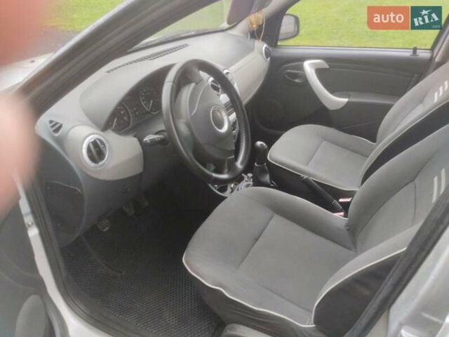 Серый Дачия Сандеро, объемом двигателя 1.15 л и пробегом 177 тыс. км за 4200 $, фото 6 на Automoto.ua