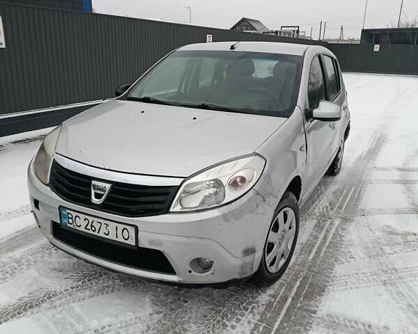 Серый Дачия Сандеро, объемом двигателя 0 л и пробегом 540 тыс. км за 1990 $, фото 1 на Automoto.ua