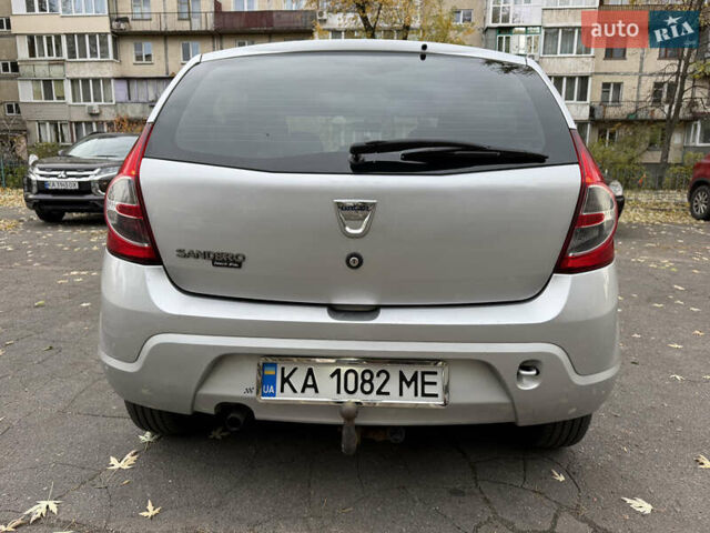 Сірий Дачія Sandero, об'ємом двигуна 1.2 л та пробігом 196 тис. км за 4400 $, фото 4 на Automoto.ua