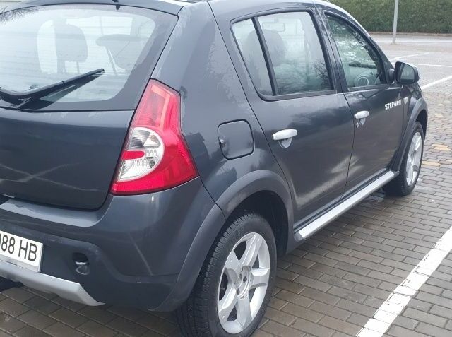 Серый Дачия Сандеро, объемом двигателя 1.6 л и пробегом 188 тыс. км за 6399 $, фото 3 на Automoto.ua