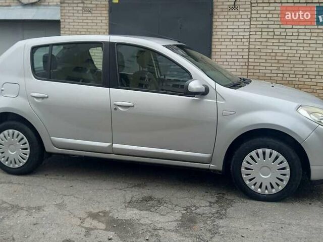 Серый Дачия Сандеро, объемом двигателя 1.5 л и пробегом 198 тыс. км за 5600 $, фото 5 на Automoto.ua
