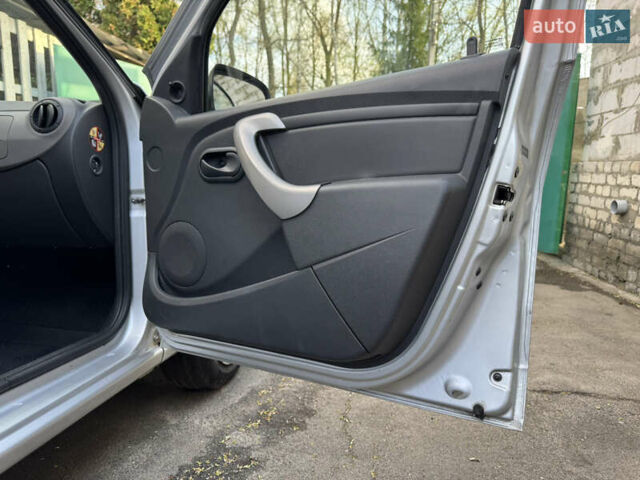 Серый Дачия Сандеро, объемом двигателя 1.15 л и пробегом 167 тыс. км за 5750 $, фото 20 на Automoto.ua