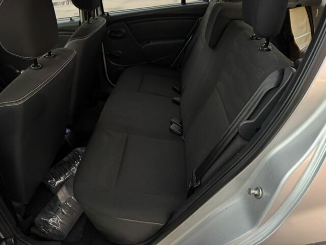 Серый Дачия Сандеро, объемом двигателя 1.6 л и пробегом 199 тыс. км за 6999 $, фото 4 на Automoto.ua