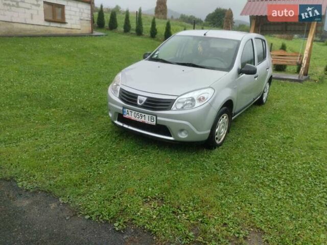 Серый Дачия Сандеро, объемом двигателя 1.15 л и пробегом 177 тыс. км за 4200 $, фото 1 на Automoto.ua