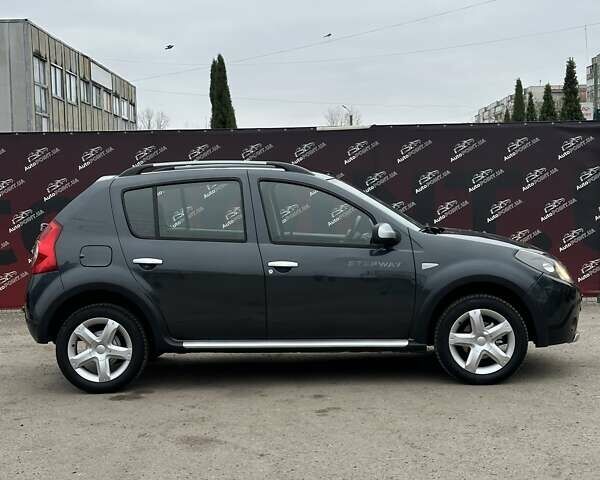 Серый Дачия Сандеро, объемом двигателя 1.6 л и пробегом 192 тыс. км за 6500 $, фото 4 на Automoto.ua