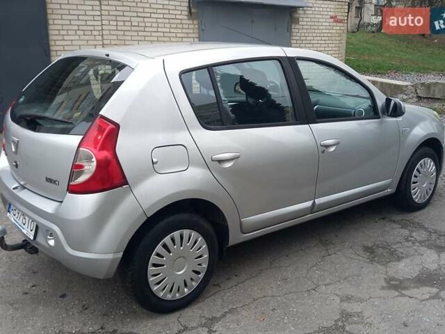 Серый Дачия Сандеро, объемом двигателя 1.5 л и пробегом 198 тыс. км за 5600 $, фото 4 на Automoto.ua