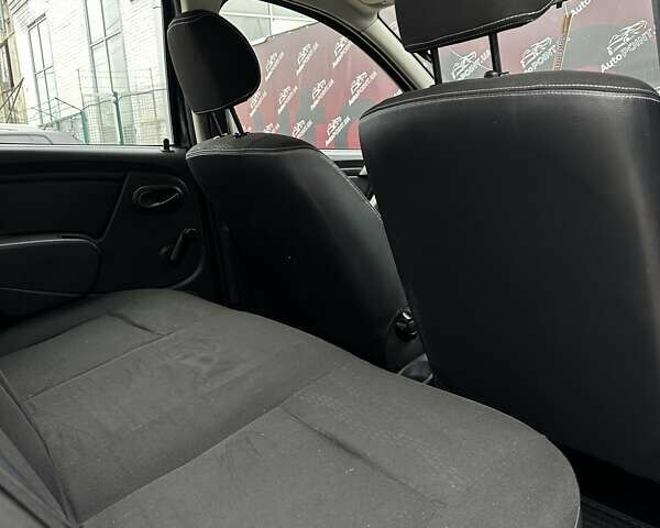 Серый Дачия Сандеро, объемом двигателя 1.6 л и пробегом 192 тыс. км за 6500 $, фото 18 на Automoto.ua