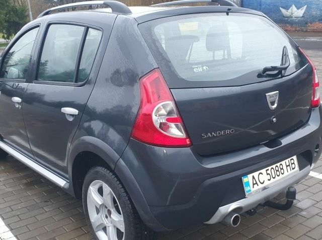Серый Дачия Сандеро, объемом двигателя 1.6 л и пробегом 188 тыс. км за 6399 $, фото 2 на Automoto.ua