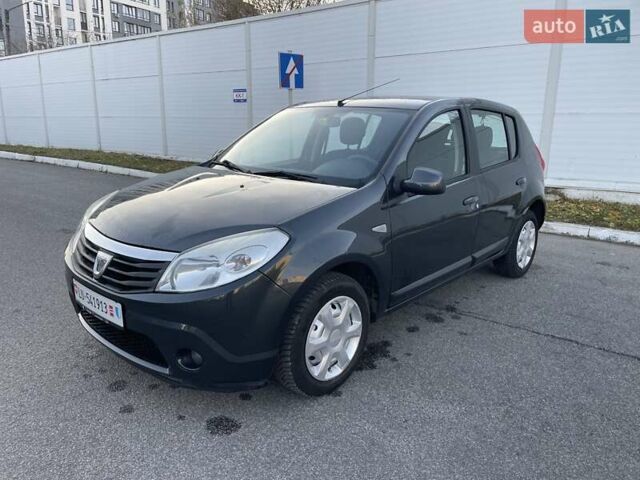 Дачія Sandero 2012 у Львові на Automoto.ua Сірий Дачія Sandero, об'ємом двигуна 1.6 л та пробігом 150 тис. км за 4900 $, фото 2 на Automoto.ua