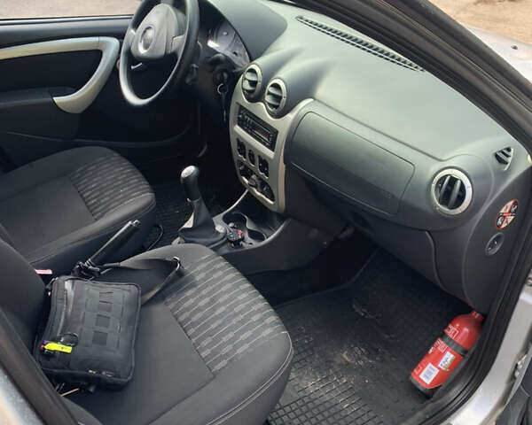 Сірий Дачія Sandero, об'ємом двигуна 1.46 л та пробігом 235 тис. км за 5200 $, фото 3 на Automoto.ua