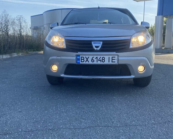 Сірий Дачія Sandero, об'ємом двигуна 1.15 л та пробігом 180 тис. км за 4750 $, фото 1 на Automoto.ua