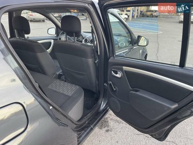 Дачія Sandero 2012 у Львові на Automoto.ua Сірий Дачія Sandero, об'ємом двигуна 1.6 л та пробігом 150 тис. км за 4900 $, фото 10 на Automoto.ua