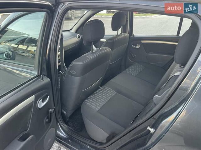 Дачія Sandero 2012 у Львові на Automoto.ua Сірий Дачія Sandero, об'ємом двигуна 1.6 л та пробігом 150 тис. км за 4900 $, фото 13 на Automoto.ua