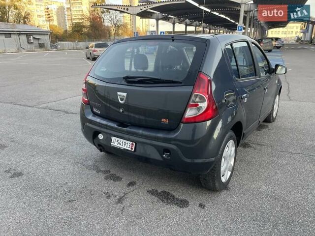 Дачія Sandero 2012 у Львові на Automoto.ua Сірий Дачія Sandero, об'ємом двигуна 1.6 л та пробігом 150 тис. км за 4900 $, фото 1 на Automoto.ua