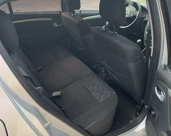 Сірий Дачія Sandero, об'ємом двигуна 1.46 л та пробігом 235 тис. км за 5200 $, фото 4 на Automoto.ua