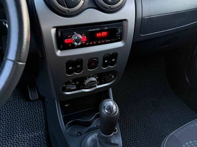 Дачія Sandero 2012 у Вінниці на Automoto.ua Сірий Дачія Sandero, об'ємом двигуна 1.6 л та пробігом 240 тис. км за 6200 $, фото 2 на Automoto.ua