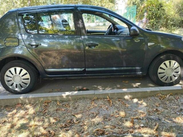 Серый Дачия Сандеро, объемом двигателя 1.2 л и пробегом 290 тыс. км за 4600 $, фото 2 на Automoto.ua