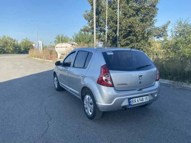 Серый Дачия Сандеро, объемом двигателя 1.1 л и пробегом 160 тыс. км за 4300 $, фото 2 на Automoto.ua