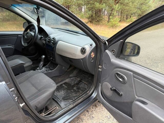 Сірий Дачія Sandero, об'ємом двигуна 1.1 л та пробігом 175 тис. км за 3950 $, фото 10 на Automoto.ua