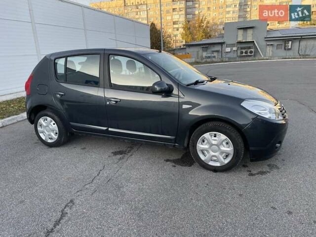 Дачія Sandero 2012 у Львові на Automoto.ua Сірий Дачія Sandero, об'ємом двигуна 1.6 л та пробігом 150 тис. км за 4900 $, фото 5 на Automoto.ua