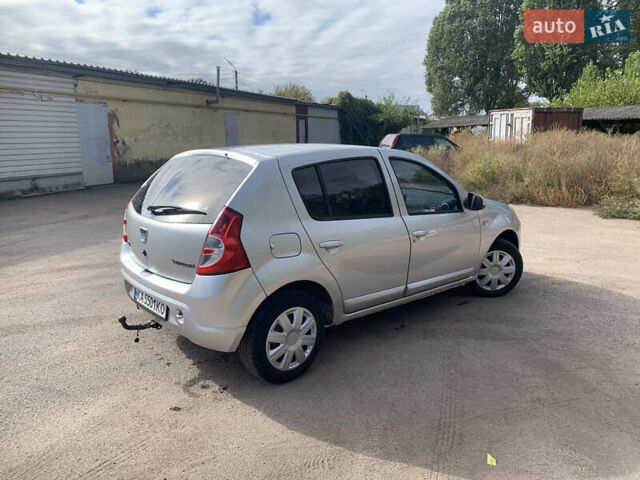 Сірий Дачія Sandero, об'ємом двигуна 1.46 л та пробігом 235 тис. км за 5200 $, фото 2 на Automoto.ua
