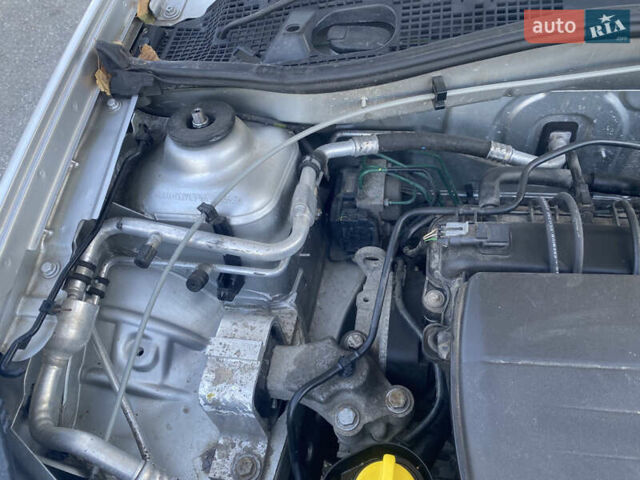 Сірий Дачія Sandero, об'ємом двигуна 1.15 л та пробігом 180 тис. км за 4750 $, фото 5 на Automoto.ua