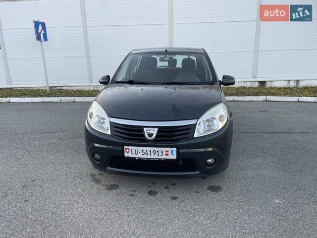 Дачія Sandero 2012 у Львові на Automoto.ua Сірий Дачія Sandero, об'ємом двигуна 1.6 л та пробігом 150 тис. км за 4900 $, фото 3 на Automoto.ua