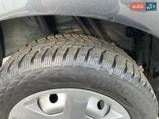 Дачія Sandero 2012 у Львові на Automoto.ua Сірий Дачія Sandero, об'ємом двигуна 1.6 л та пробігом 150 тис. км за 4900 $, фото 14 на Automoto.ua