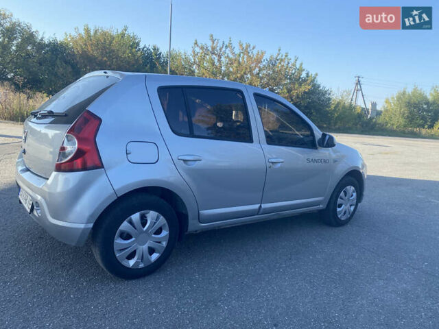 Сірий Дачія Sandero, об'ємом двигуна 1.15 л та пробігом 180 тис. км за 4750 $, фото 2 на Automoto.ua