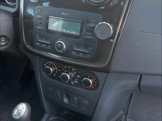 Серый Дачия Сандеро, объемом двигателя 1 л и пробегом 190 тыс. км за 5550 $, фото 6 на Automoto.ua