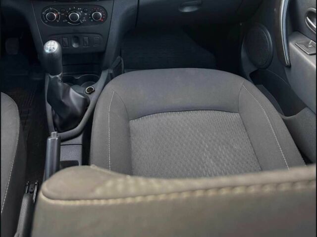 Серый Дачия Сандеро, объемом двигателя 1 л и пробегом 190 тыс. км за 5550 $, фото 3 на Automoto.ua