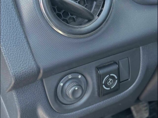 Серый Дачия Сандеро, объемом двигателя 1 л и пробегом 190 тыс. км за 5550 $, фото 8 на Automoto.ua