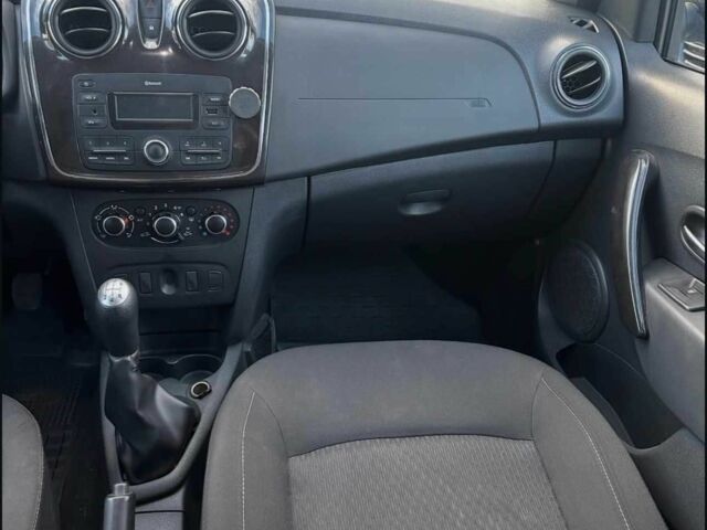 Серый Дачия Сандеро, объемом двигателя 1 л и пробегом 190 тыс. км за 5550 $, фото 4 на Automoto.ua