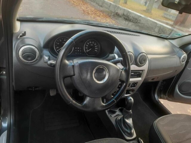 Дачия Сандеро 2010 в Кролевце на Automoto.ua Серый Дачия Сандеро, объемом двигателя 1.6 л и пробегом 230 тыс. км за 6800 $, фото 22 на Automoto.ua