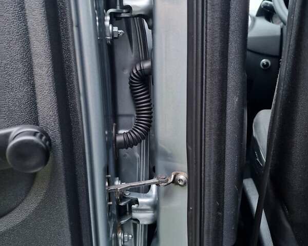 Сірий Дачія Sandero, об'ємом двигуна 1.6 л та пробігом 142 тис. км за 5599 $, фото 52 на Automoto.ua
