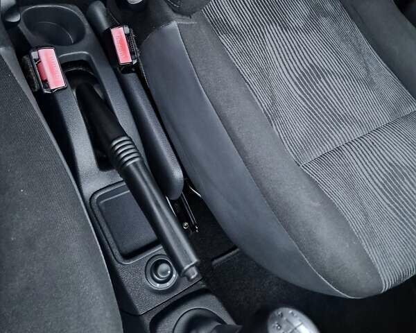 Сірий Дачія Sandero, об'ємом двигуна 1.6 л та пробігом 142 тис. км за 5599 $, фото 106 на Automoto.ua