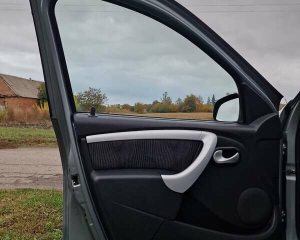 Сірий Дачія Sandero, об'ємом двигуна 1.6 л та пробігом 142 тис. км за 5599 $, фото 31 на Automoto.ua