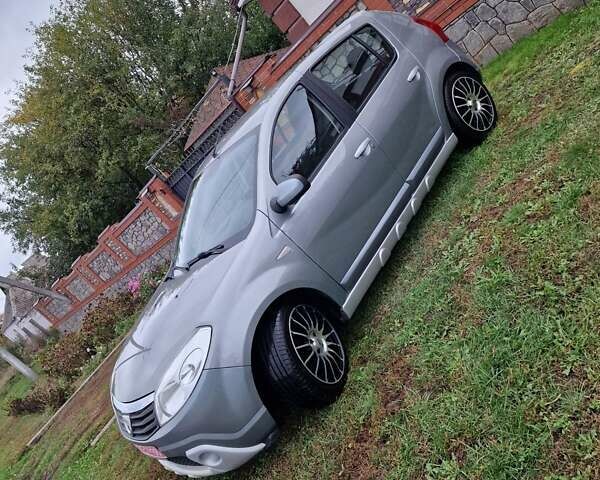 Сірий Дачія Sandero, об'ємом двигуна 1.6 л та пробігом 142 тис. км за 5599 $, фото 2 на Automoto.ua