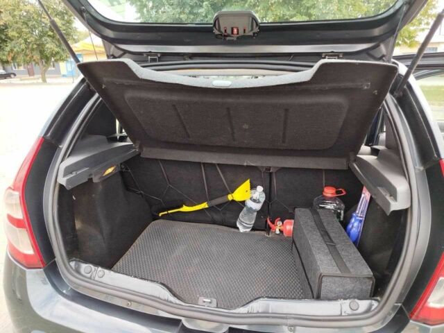 Сірий Дачія Sandero, об'ємом двигуна 1.6 л та пробігом 160 тис. км за 6600 $, фото 6 на Automoto.ua